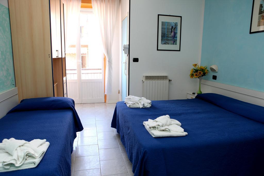 Hotel Saxon Rimini Room photo