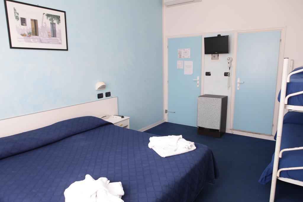 Hotel Saxon Rimini Room photo